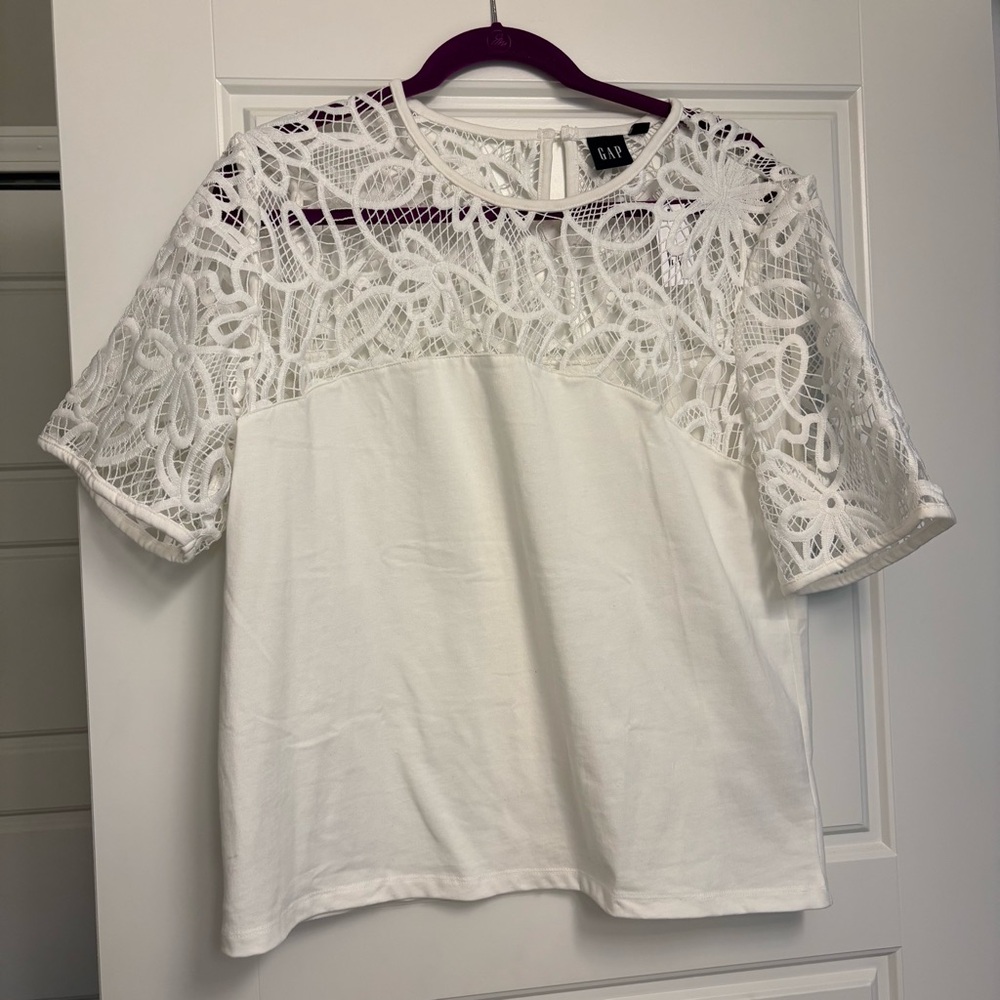 GAP Organic Cotton Vintage Soft Heavyweight Lace Top